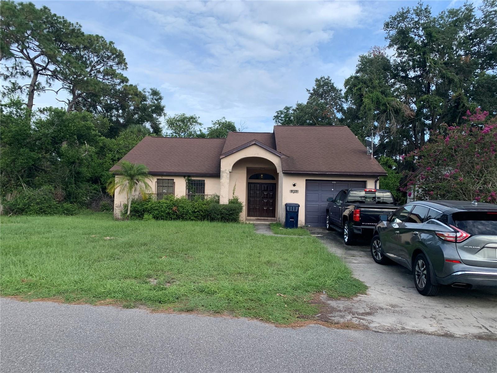 Property Photo:  8315 N Temple Place  FL 33617 