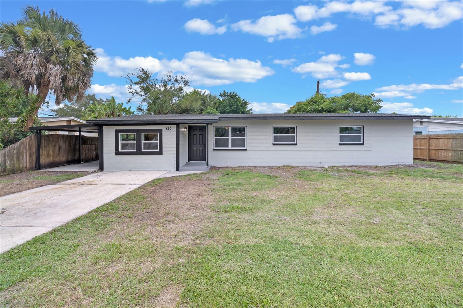 Property Photo:  820 Hampton Way  FL 32953 