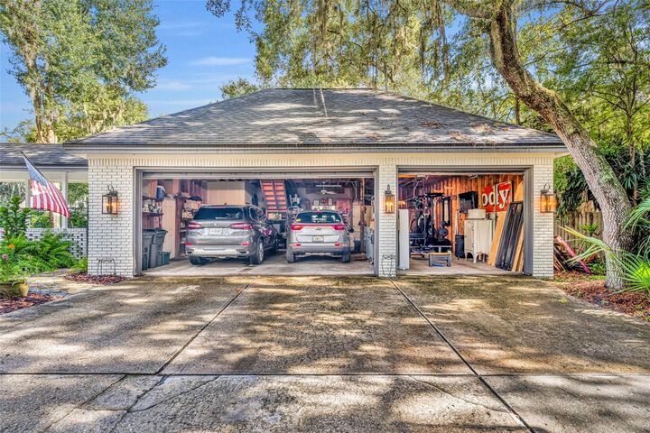 Property Photo: 344 Swansea Court FL 32765