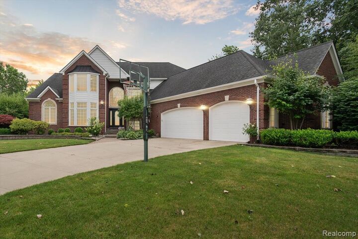 2632 Hawthorne Drive  Shelby Twp MI 48316 5540 photo