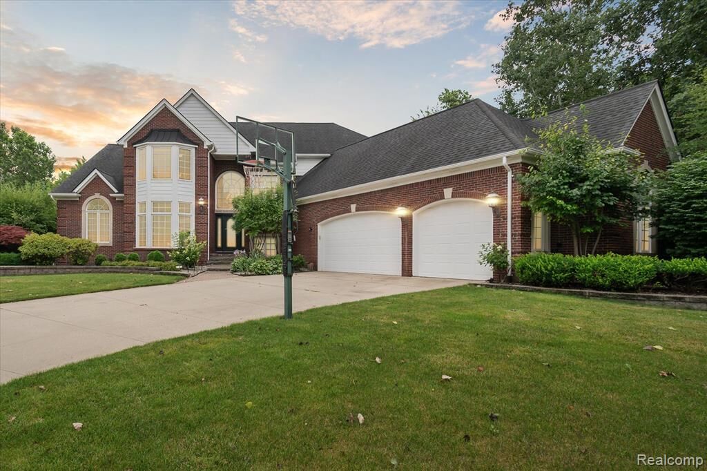 Property Photo:  2632 Hawthorne Drive  MI 48316 5540 