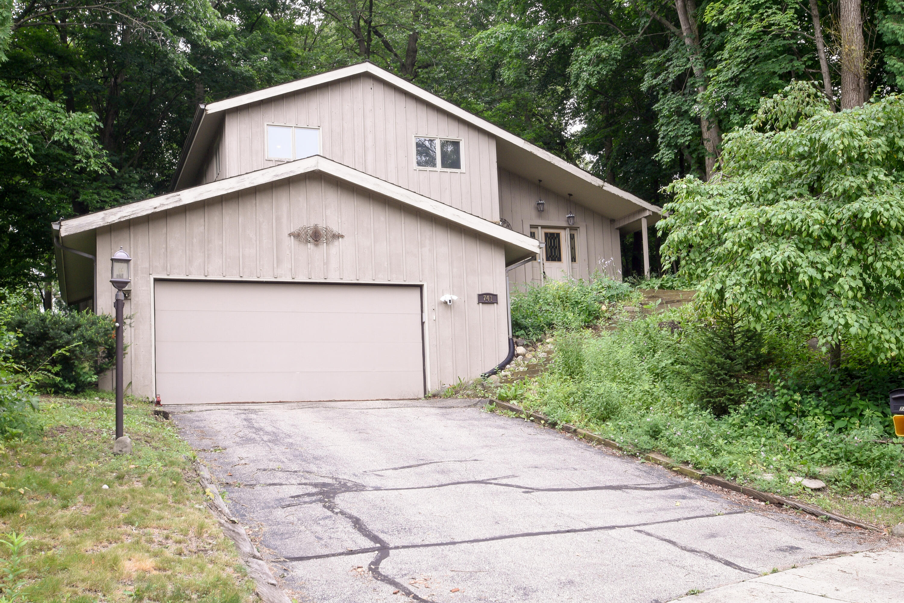 741 Summit Ct  West Bend WI 53095 photo