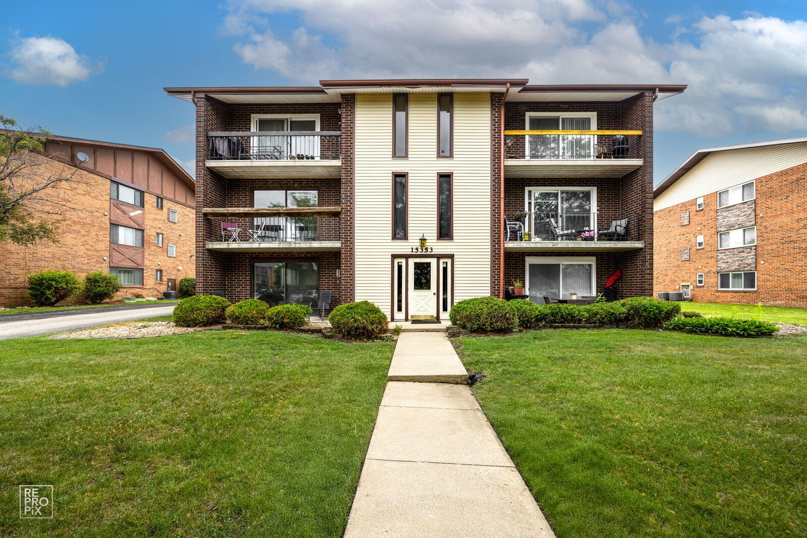 Property Photo: 15353 Treetop Drive 2A IL 60462