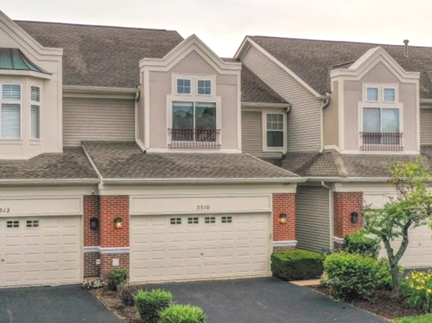 Property Photo: 3310 Rosecroft Lane IL 60564