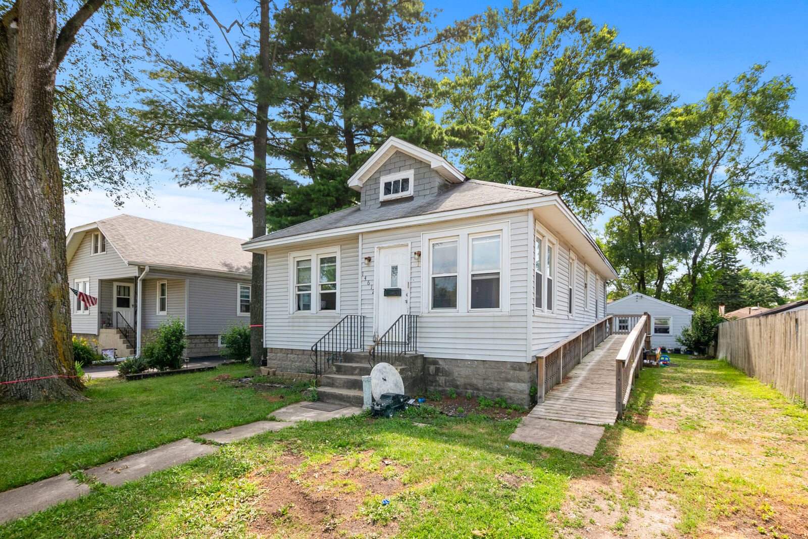 Property Photo: 14612 Kolmar Avenue IL 60445