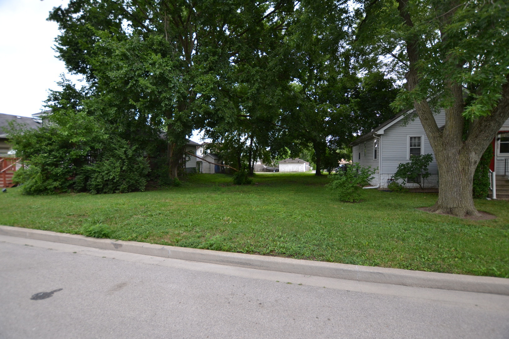 Property Photo:  618 Ida Street  IL 60436 