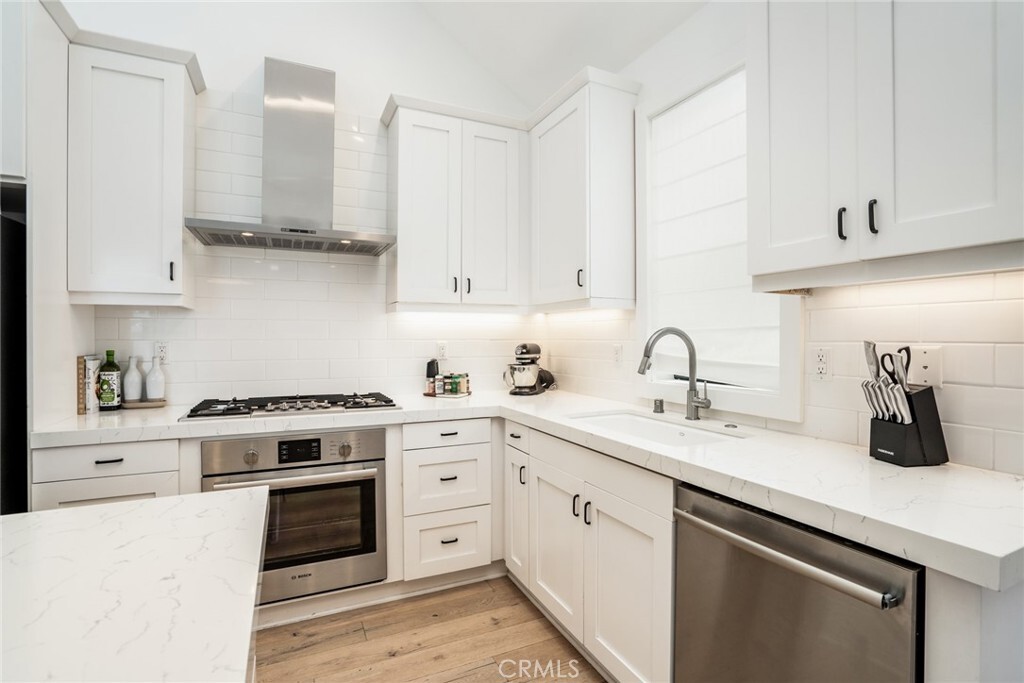 Property Photo:  2077 Tablelands Way  CA 92627 