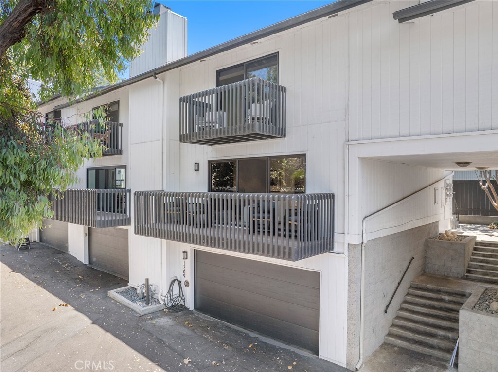 Property Photo: 1209 Las Arenas Way 5 CA 92627