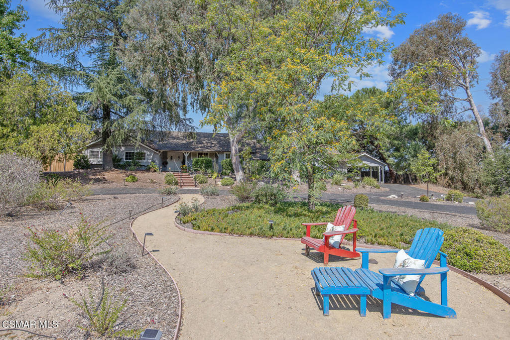 Property Photo: 1091 La Cresta Drive CA 91362