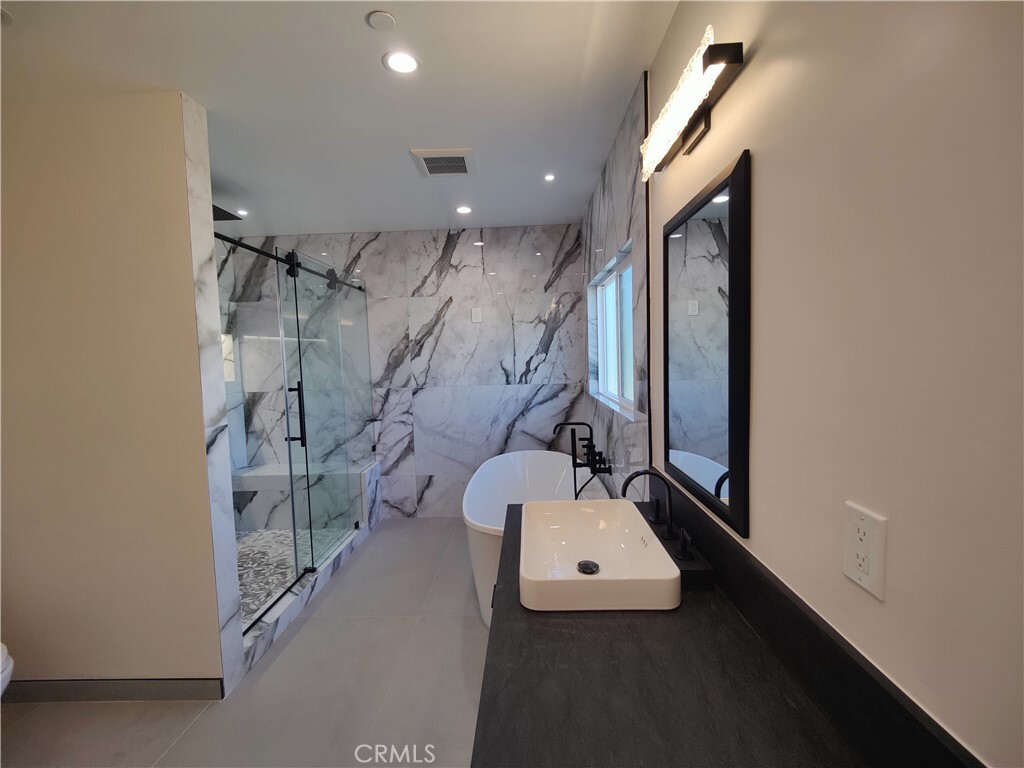 Property Photo: 17962 Valley Vista Boulevard CA 91316