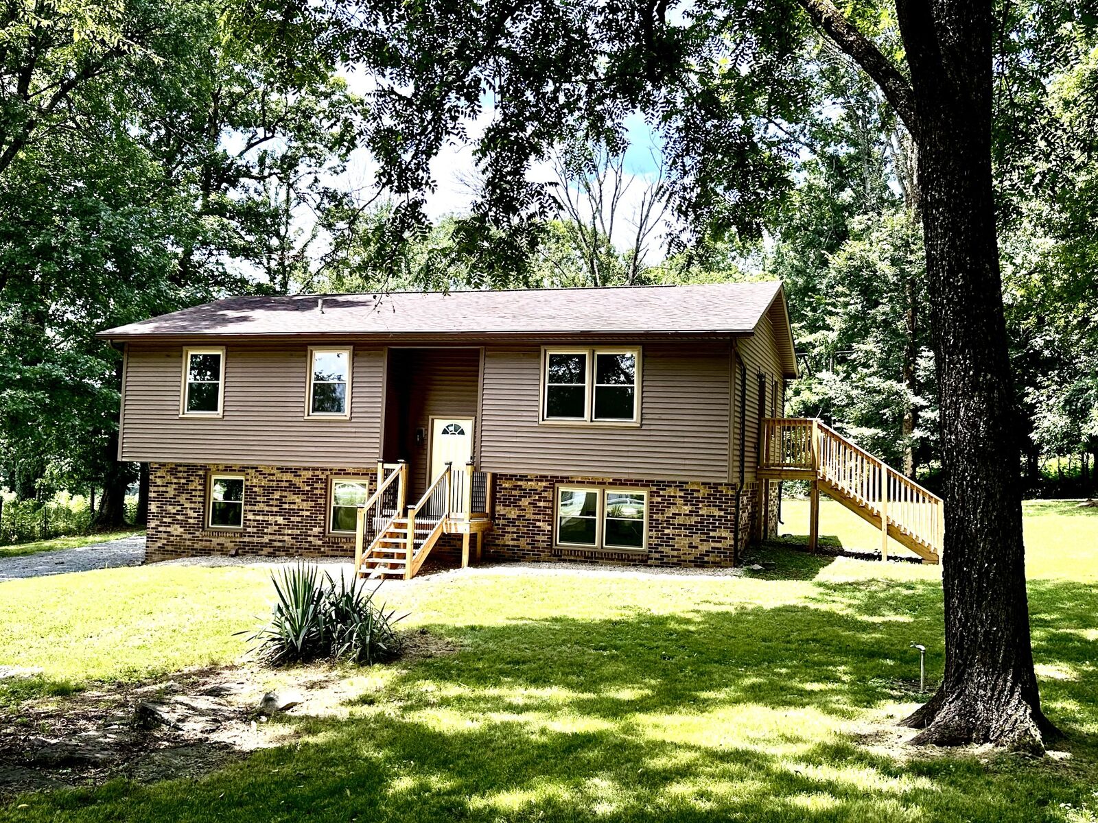 Property Photo:  1040 Old Fayetteville Hwy  TN 37352