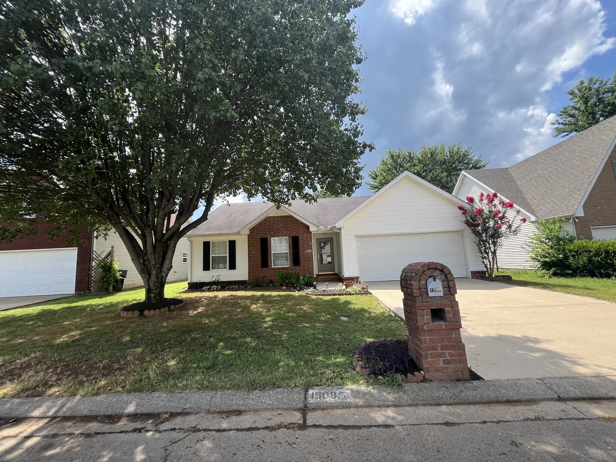 Property Photo:  1508 Carrick Dr  TN 37128 