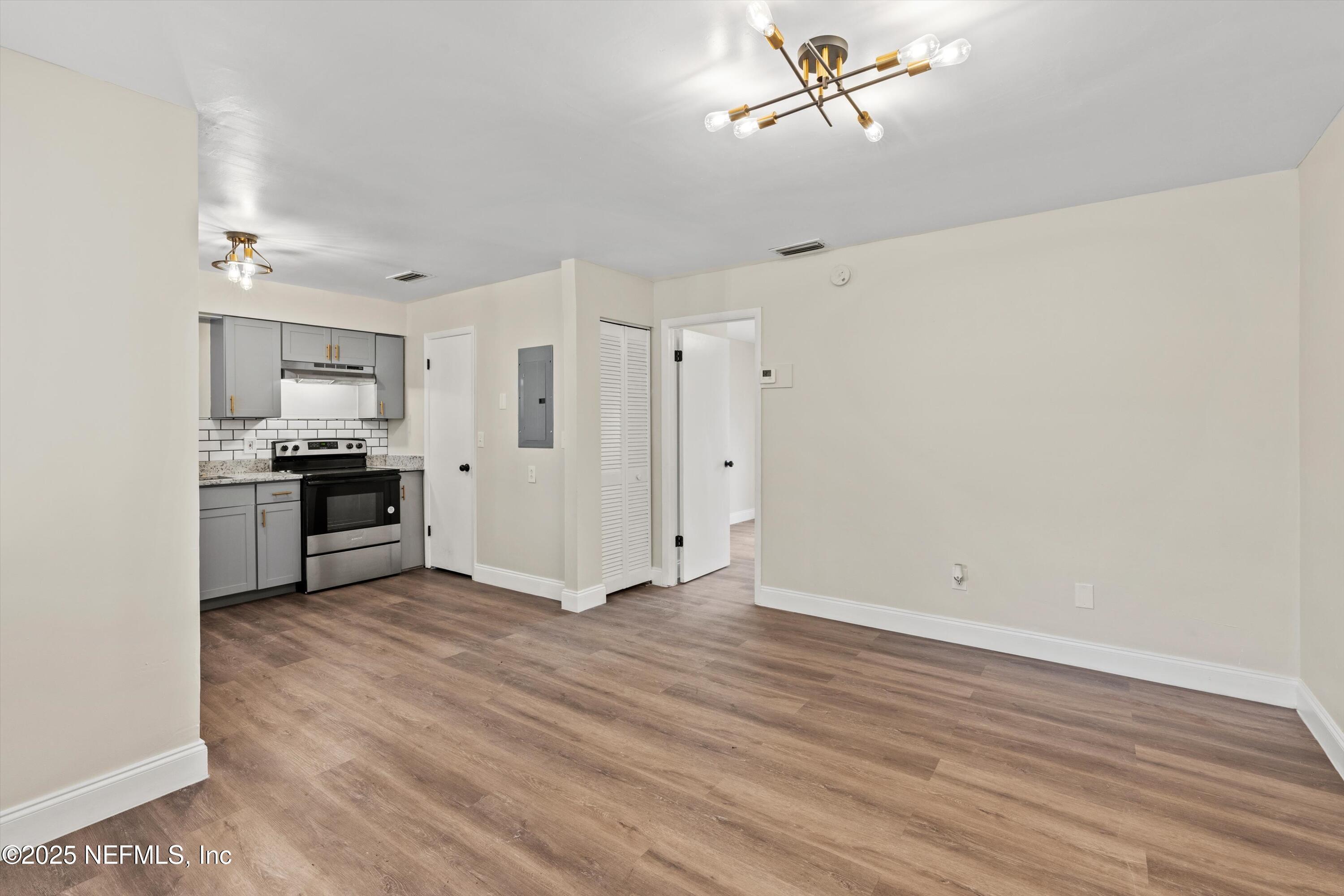 Property Photo: 3329 Mayflower Street 3333 FL 32205