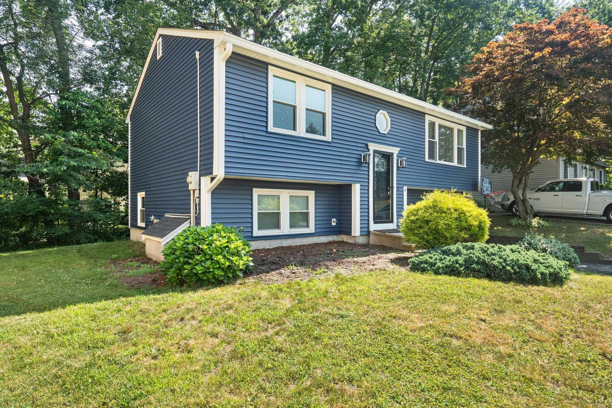 Property Photo: 15 Killian Drive NH 03062