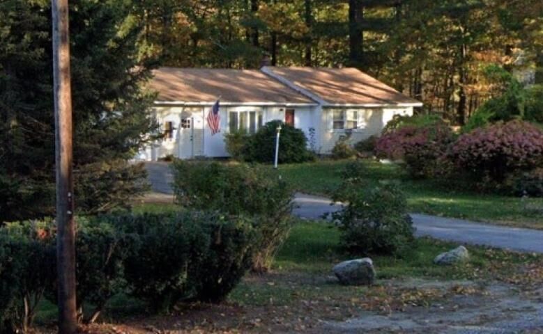Property Photo: 830 South Mammoth Road NH 03109