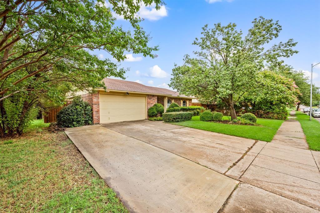 Property Photo: 3221 Bunker Hill Drive TX 76140