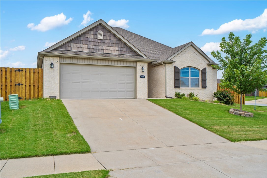 Property Photo: 1000 Tulip Street AR 72719