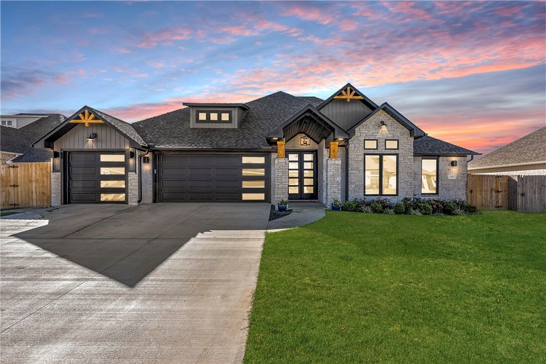 Property Photo: 1905 Higgins Street AR 72751