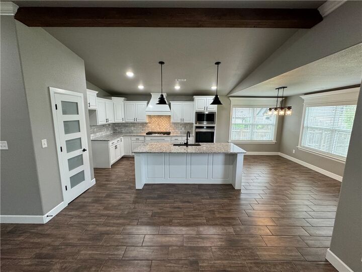 Property Photo:  1904 Shelby Street  AR 72751 