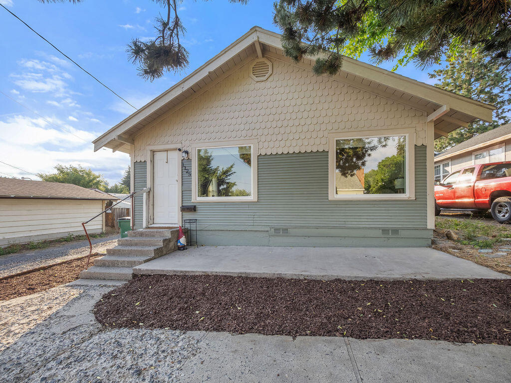 Property Photo: 1125 Grant Street OR 97601