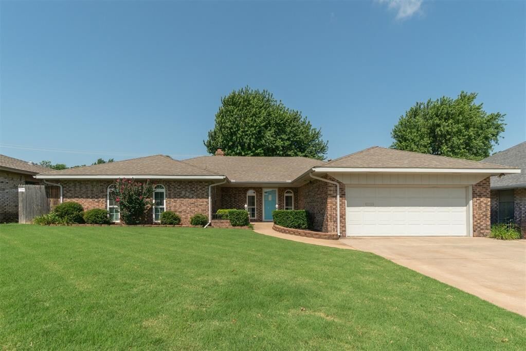 Property Photo:  9009 N Macarthur Terrace  OK 73132 