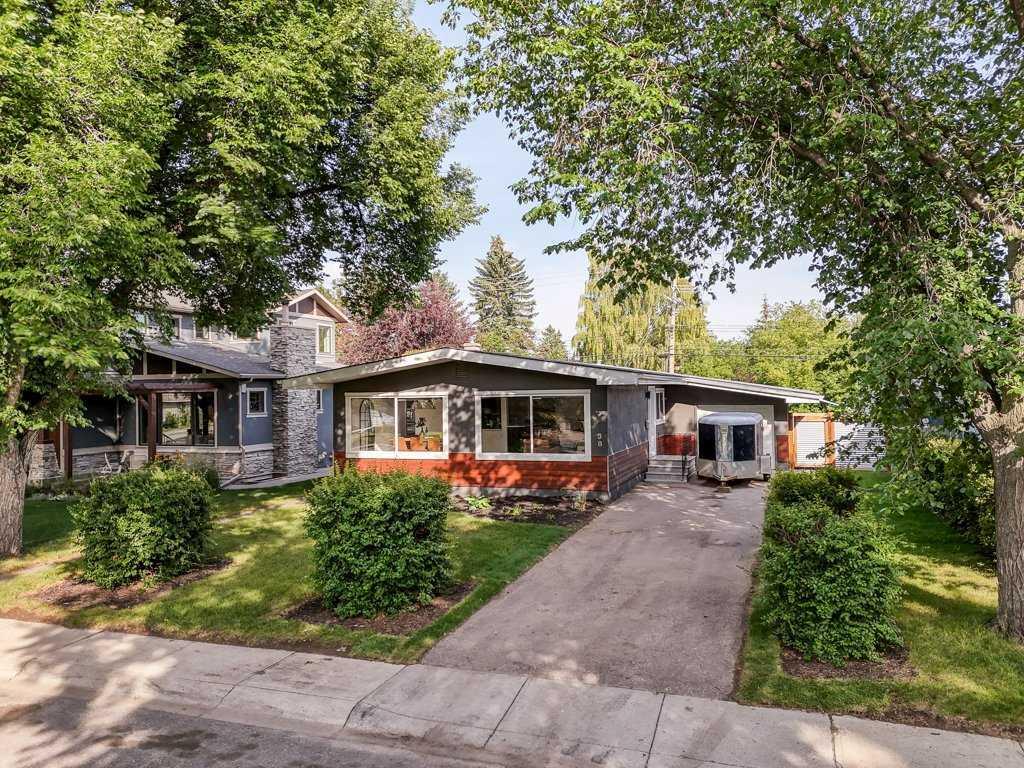 Photo de la propriété: 38 Westwood Drive SW AB T3C 2V7