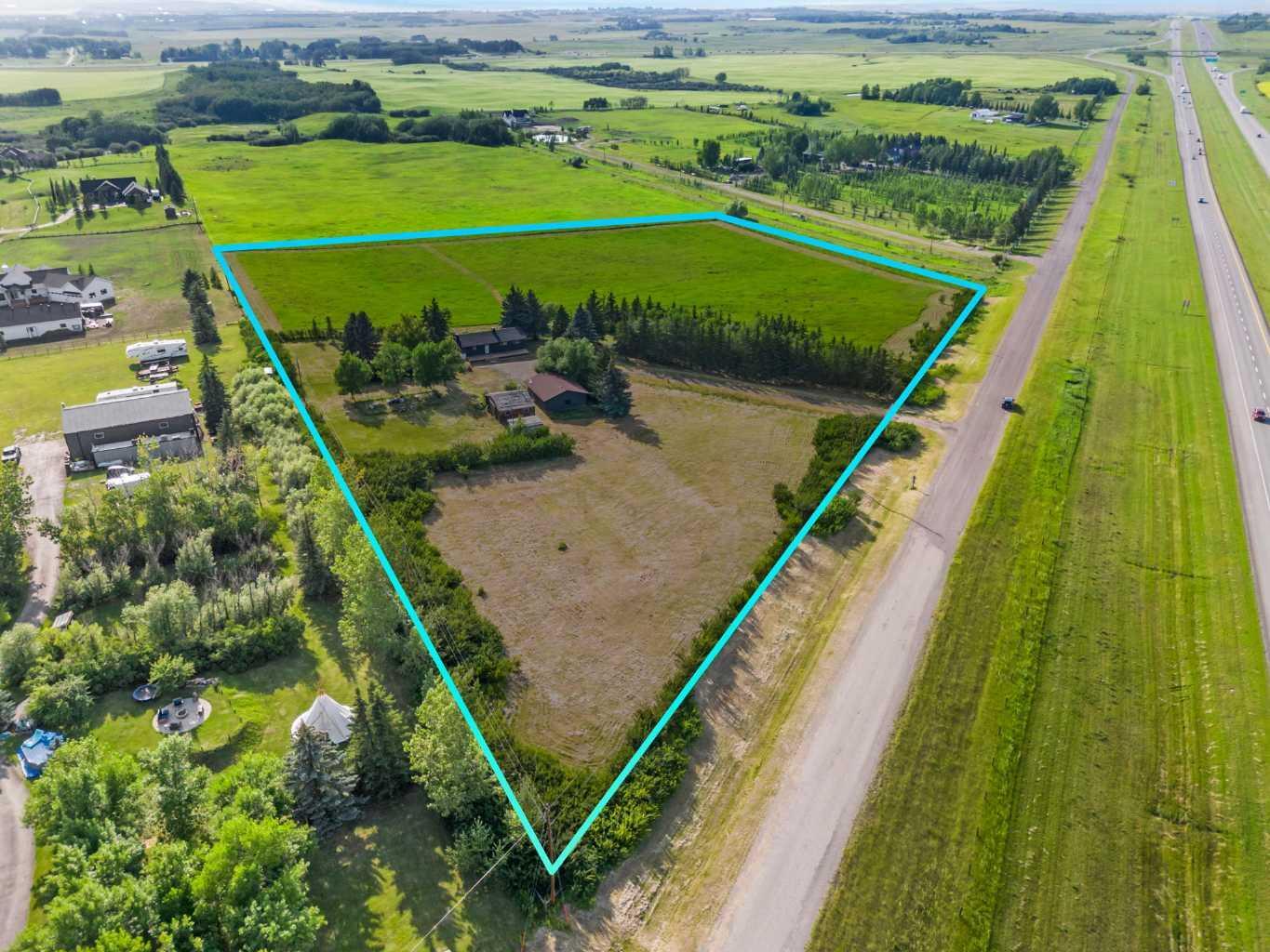 Property Photo: 290099 1016 Drive E AB T1S 1A2