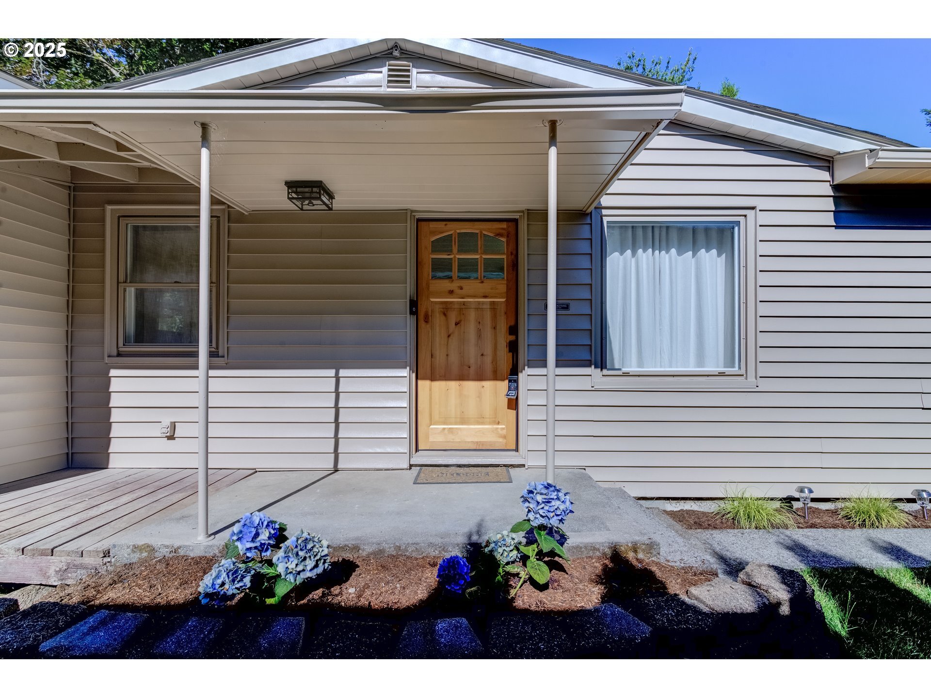 Property Photo: 1608 SE 105th Ct WA 98664