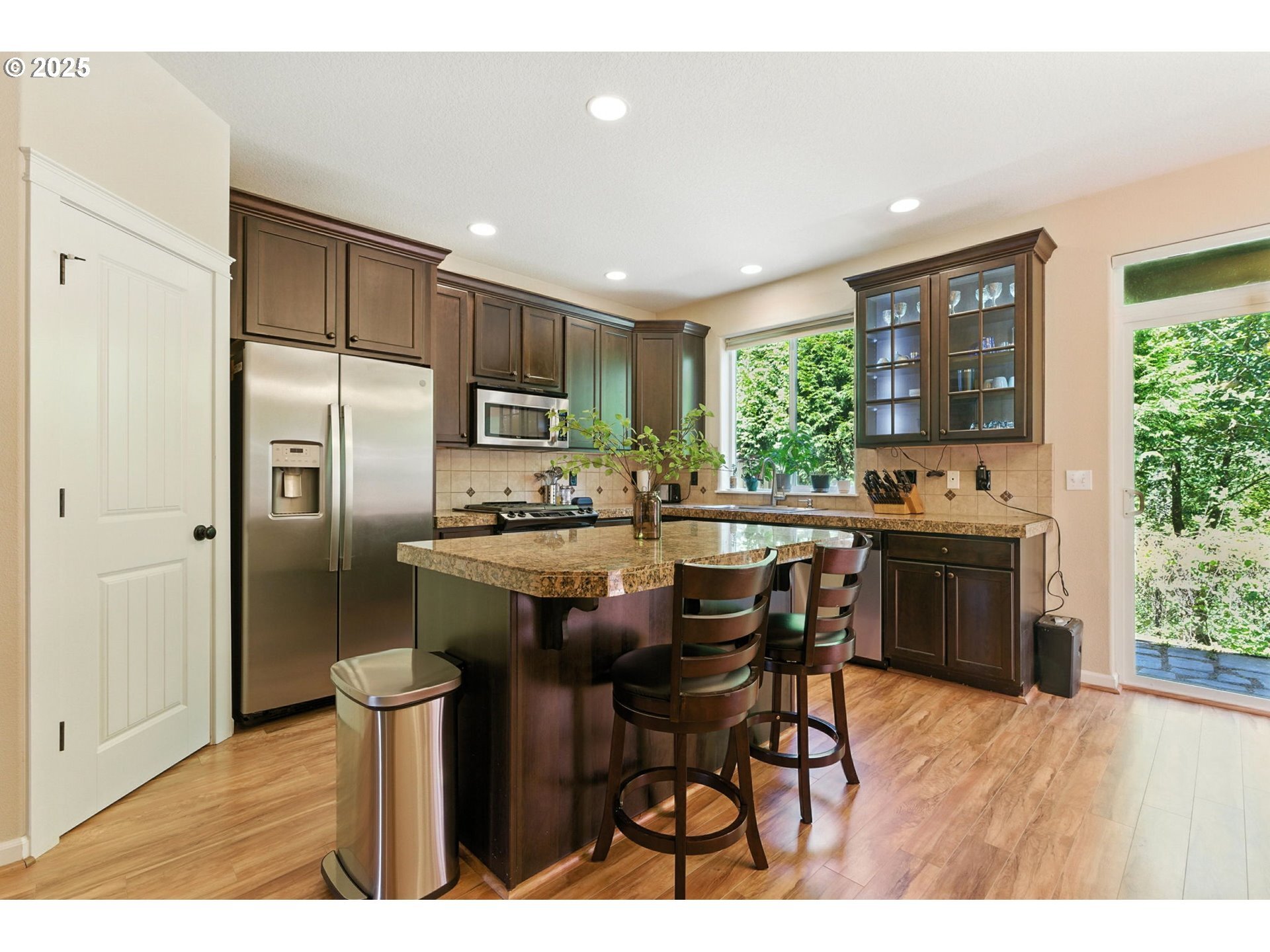 Property Photo:  13963 Traveler Rd  OR 97045 