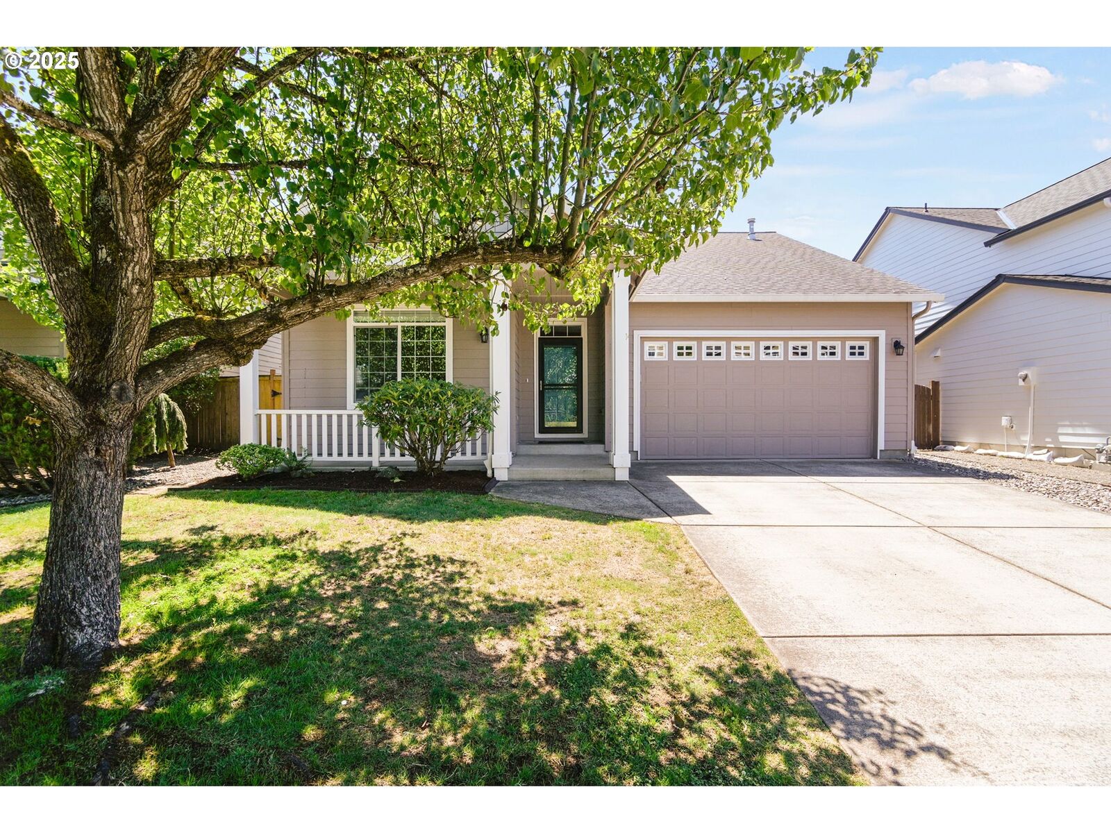 Property Photo:  323 NW 150th Way  WA 98685 