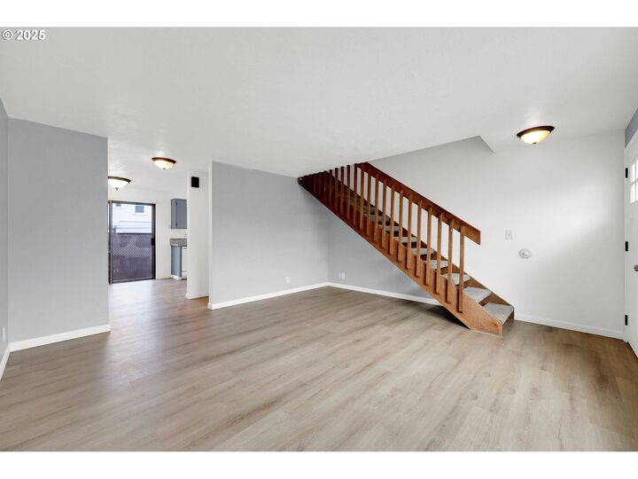 Property Photo: 1760 W 17th Ave OR 97402