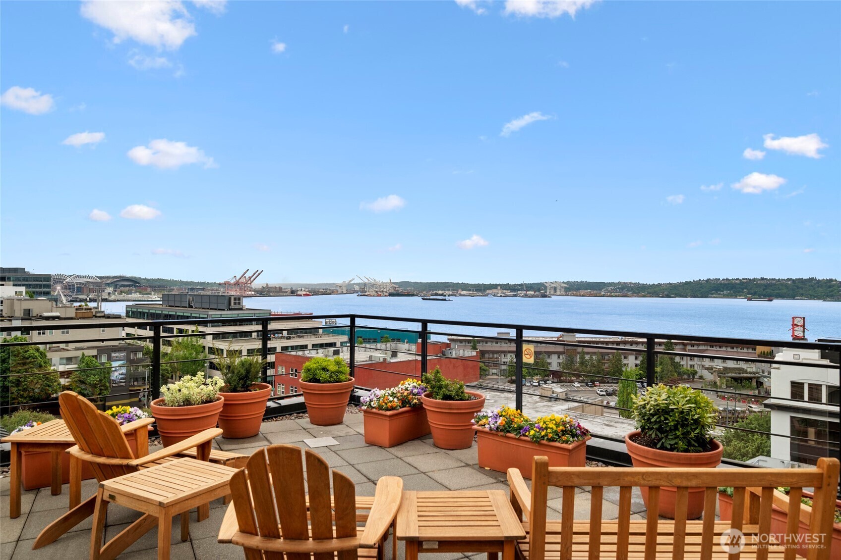 Property Photo: 2607 Western Avenue 202 WA 98121