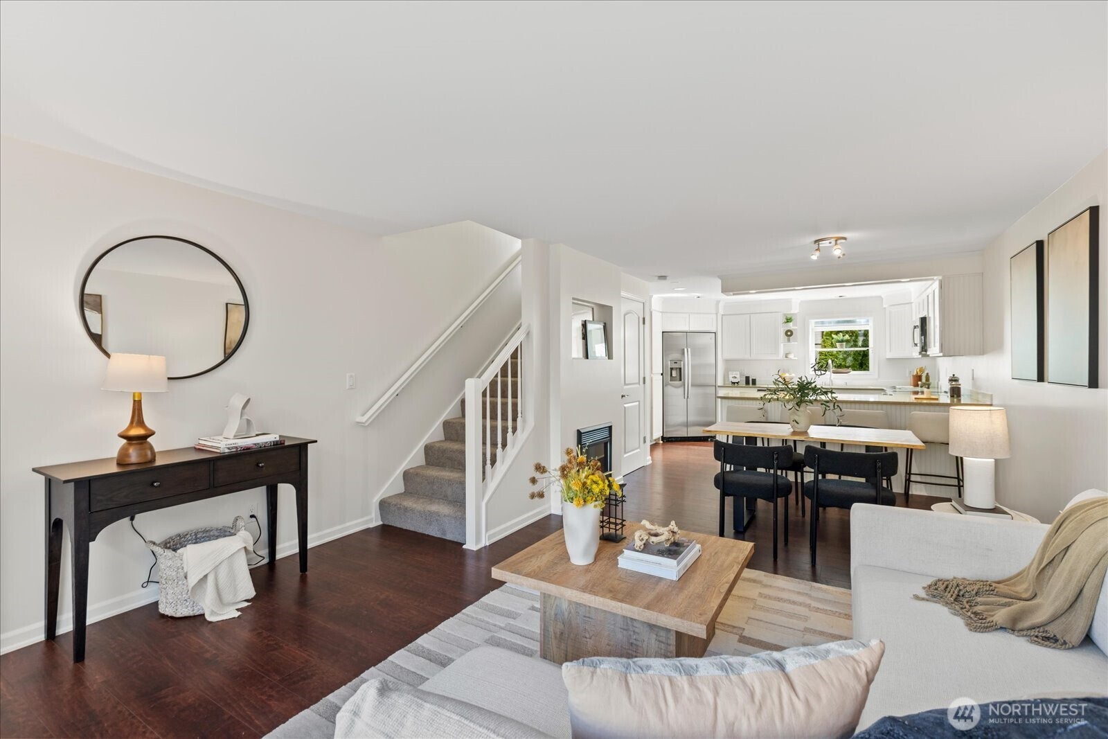 Property Photo:  233  3rd Avenue N 16  WA 98020 