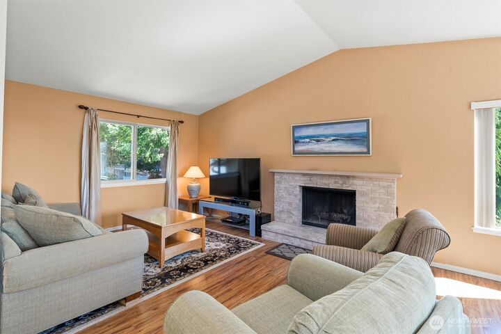 Property Photo: 345 Seaview Court WA 98282