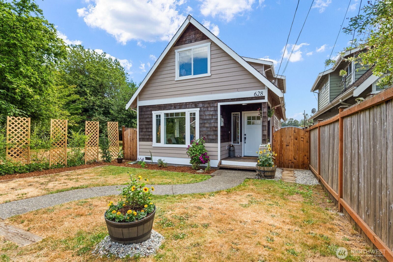 Property Photo:  628  Roberts Street  WA 98272 