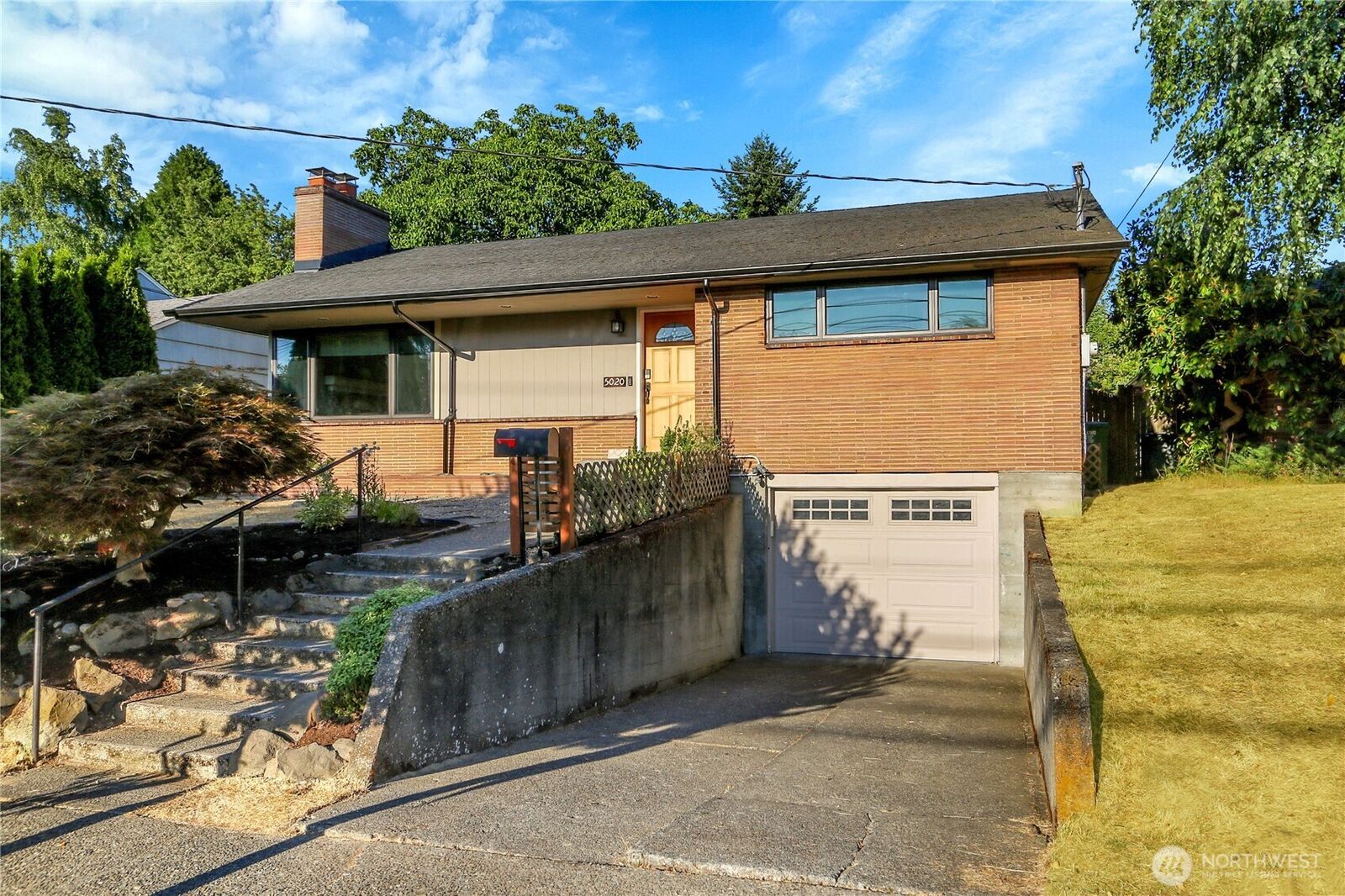 Property Photo: 5020 47th Avenue NE WA 98105