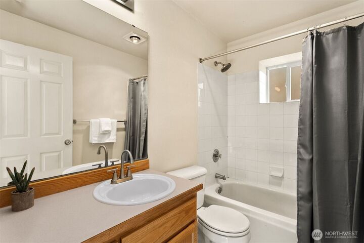 212  27th Avenue E  Seattle WA 98112 photo
