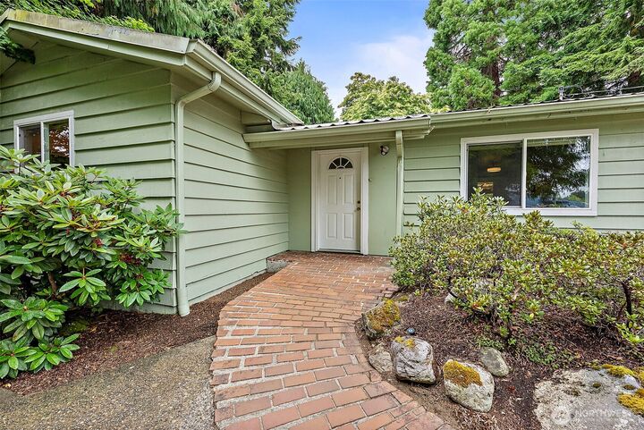 Property Photo:  8813  Old Highway 99  SE  WA 98501 