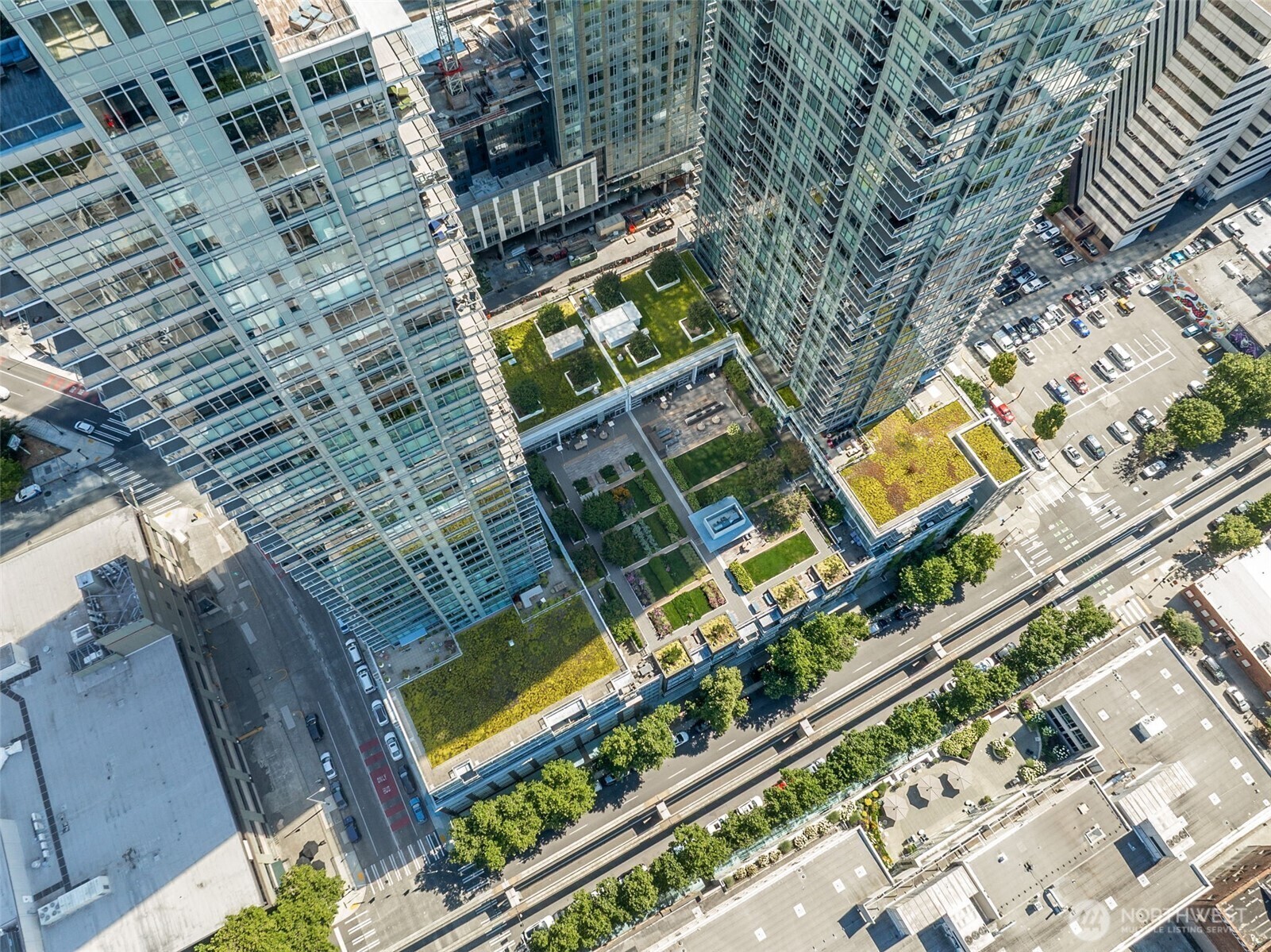 Property Photo:  588  Bell Street 606S  WA 98121 