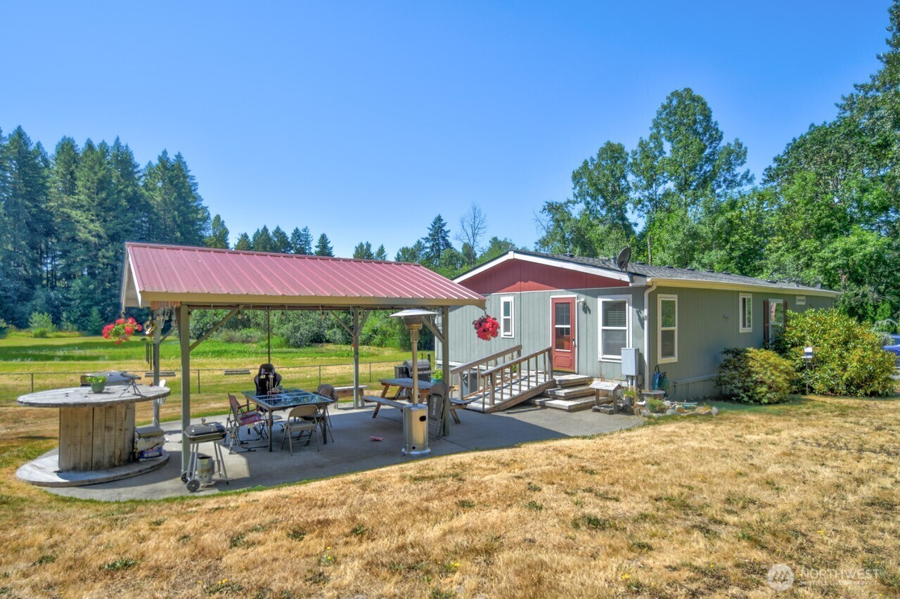 Property Photo: 930 Tipsoo Loop N WA 98576