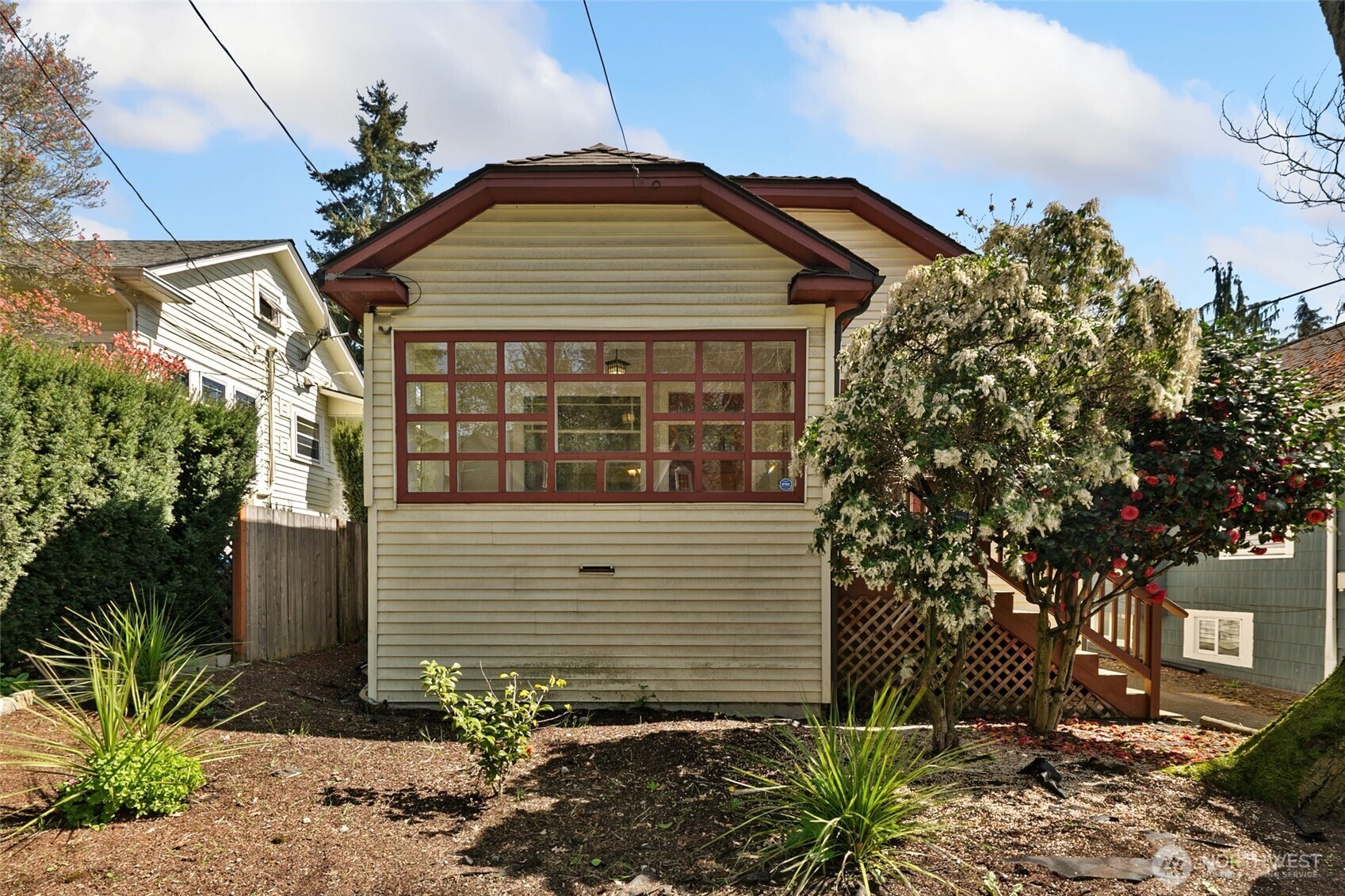 Property Photo: 5718 25th Avenue NE WA 98105
