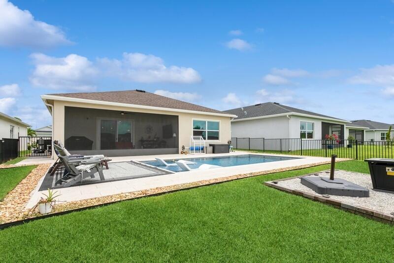 Property Photo: 764 SE Bloomfield Road FL 34984