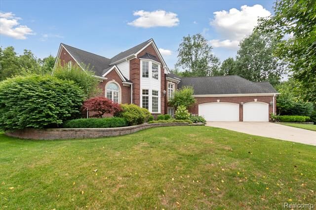 Property Photo:  2632 Hawthorne Drive S  MI 48316 
