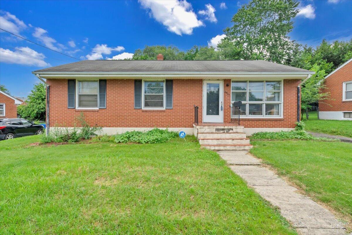 Property Photo: 2820 Luray St NE VA 24012