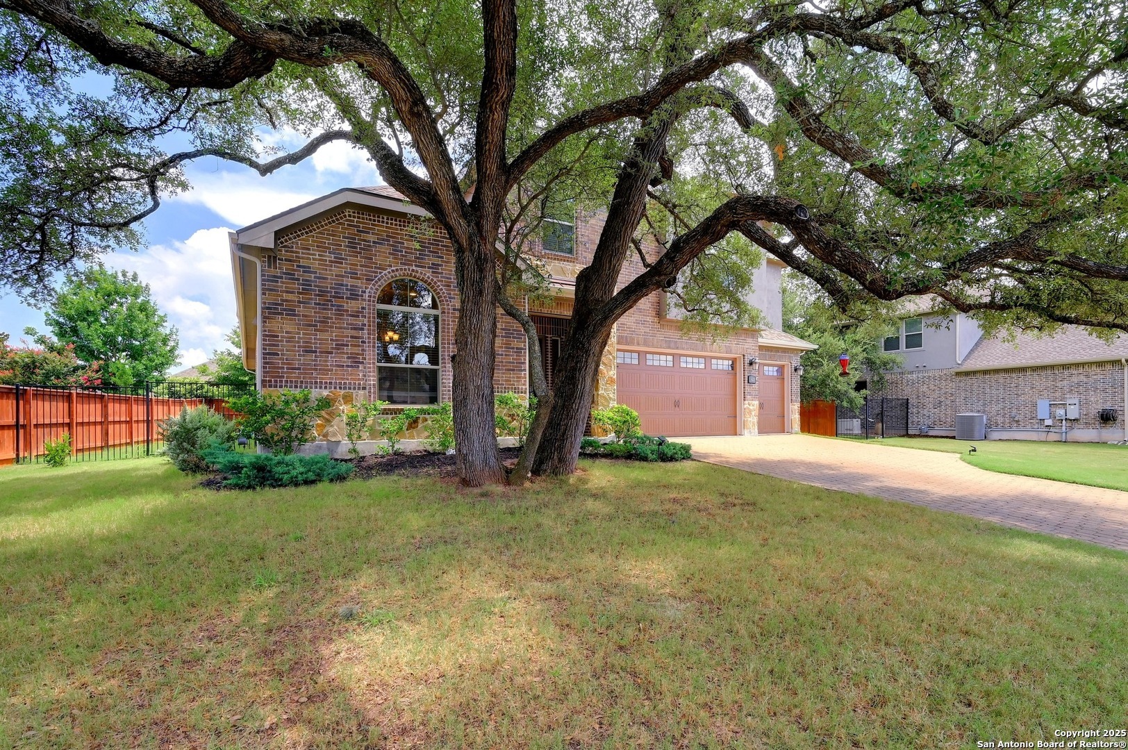 Property Photo: 1923 Gibraltar Dr TX 78666