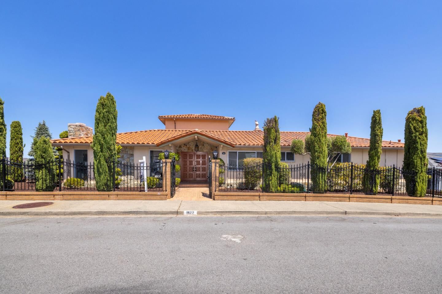 Property Photo:  1822 Sebastian Drive  CA 94010 