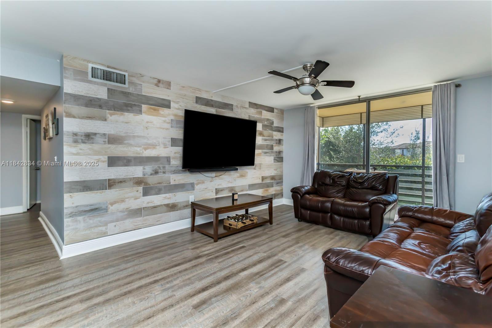Property Photo: 3490 Foxcroft Rd B203 FL 33025
