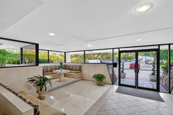 Property Photo:  2201 Brickell Ave 96  FL 33129 