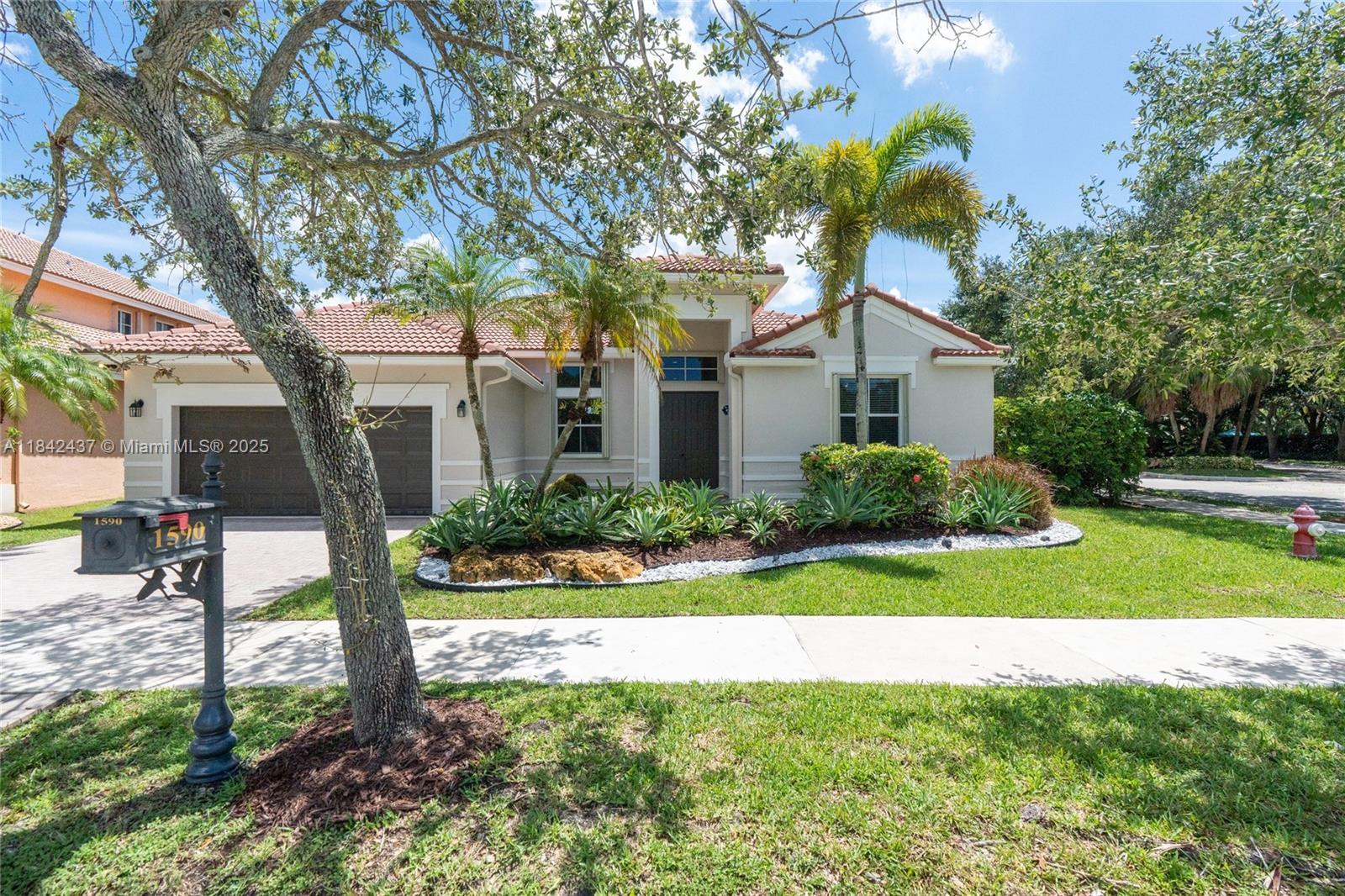 Property Photo:  1590 Osprey Bnd  FL 33327 
