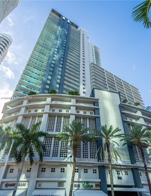 Property Photo:  1250 S Miami Ave 2006  FL 33130 